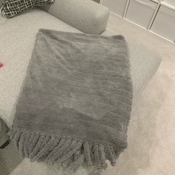 Z Gallerie Bedding Z Gallerie Gray Fur Throw Blanket Poshmark